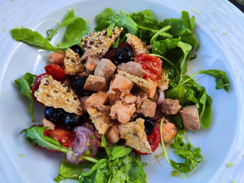 Insalata cotta e cruda di salmone e tonno